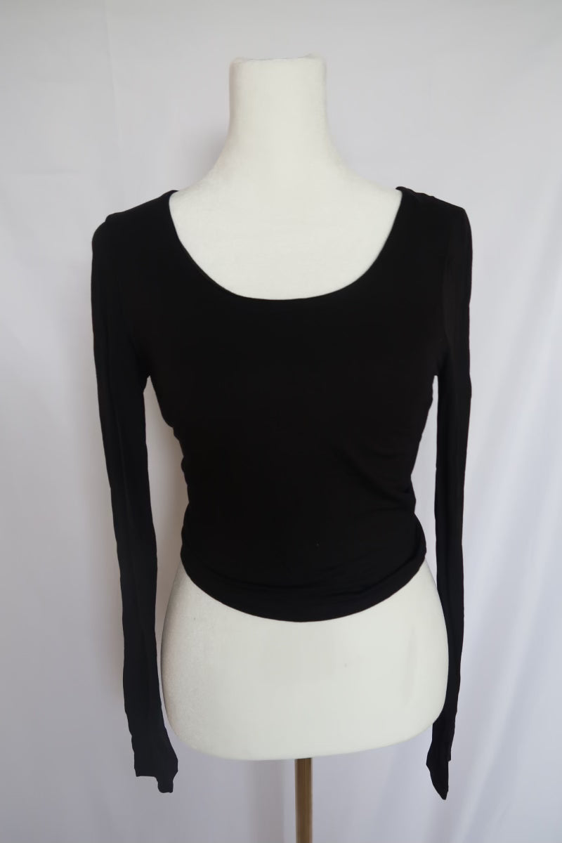 Black Long sleeve top